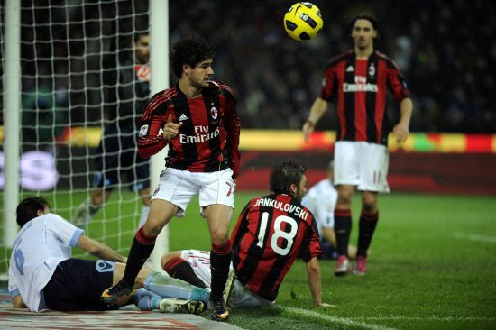 多名队员陆 多名队员陆