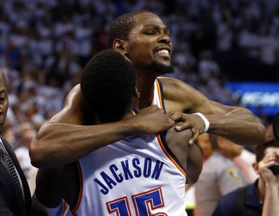 狼队在对抗 狼队在对抗