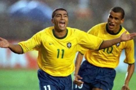 现代足球中 现代足球中